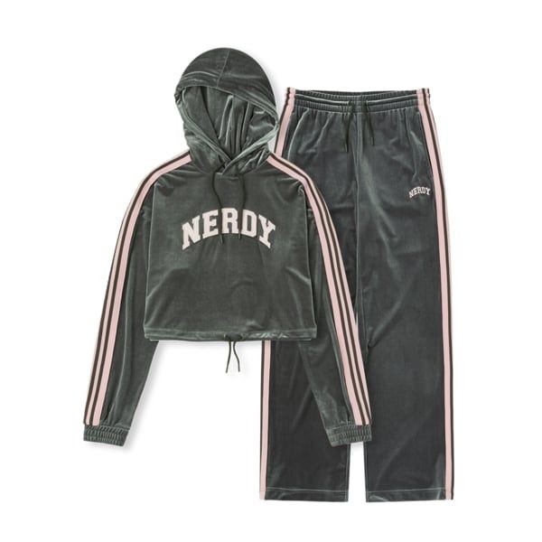 널디 NERDY 우먼스 벨벳 아치 로고 크롭 풀오버 후디 세트 차콜 PNEF24HDSP0920 566485