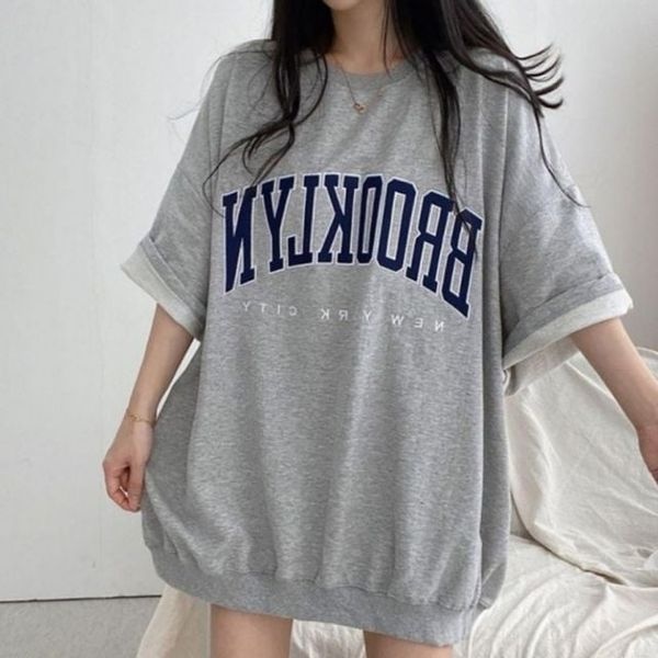 알티피아 [하프클럽]20대 30 걸 발랄한 트렌드 박시핏 크루넥티 반소매티 블라우스 모던 셔츠반팔 뜨개탑 탑이너