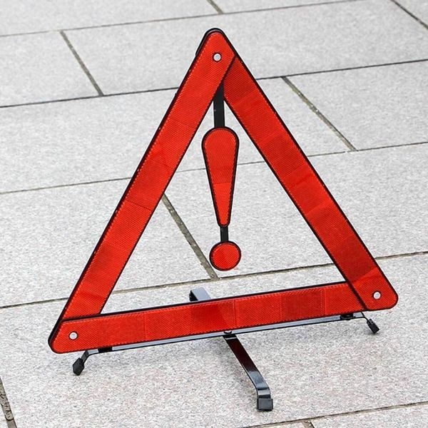 [하프클럽]삼각대 도로안전 차량 비상용품 교통사고표시 접이식