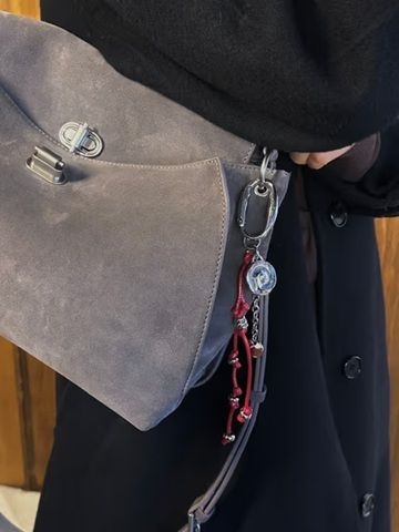 [롯데백화점] 질스튜어트 뉴욕 [선물포장] 4COLOR 플라워장식 끈참 키링 JAHO6E270BK,271R2,272G1,273E1 LE1220665982