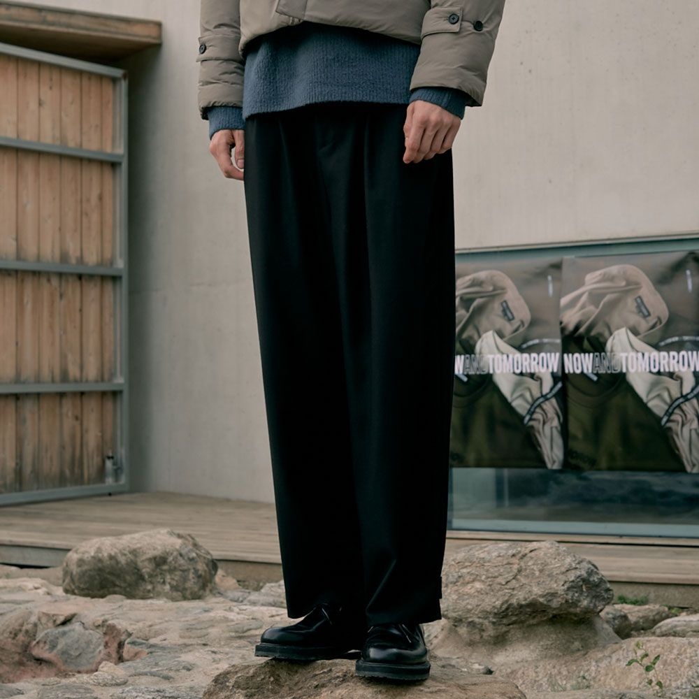 원더플레이스 [나우앤투모로우(NNT)] 쓰리턱 포인트 와이드핏 테이퍼드 팬츠