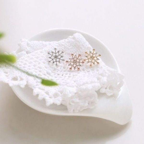 [하프클럽]주얼리 귀걸이 은침 샬럿 겨울모자 귀달이모자 군모