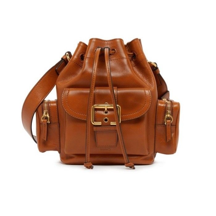 끌로에 25 FW 끌로에 카메라 드로스트링 클로저 골드톤 피니시드 싱글 핸들 클레이브라운 숄더백