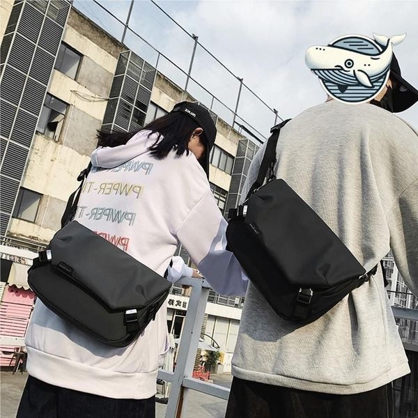 [하프클럽]대학생 필수 아이템 슬링 크로스백 세련된 대용량 메신저백