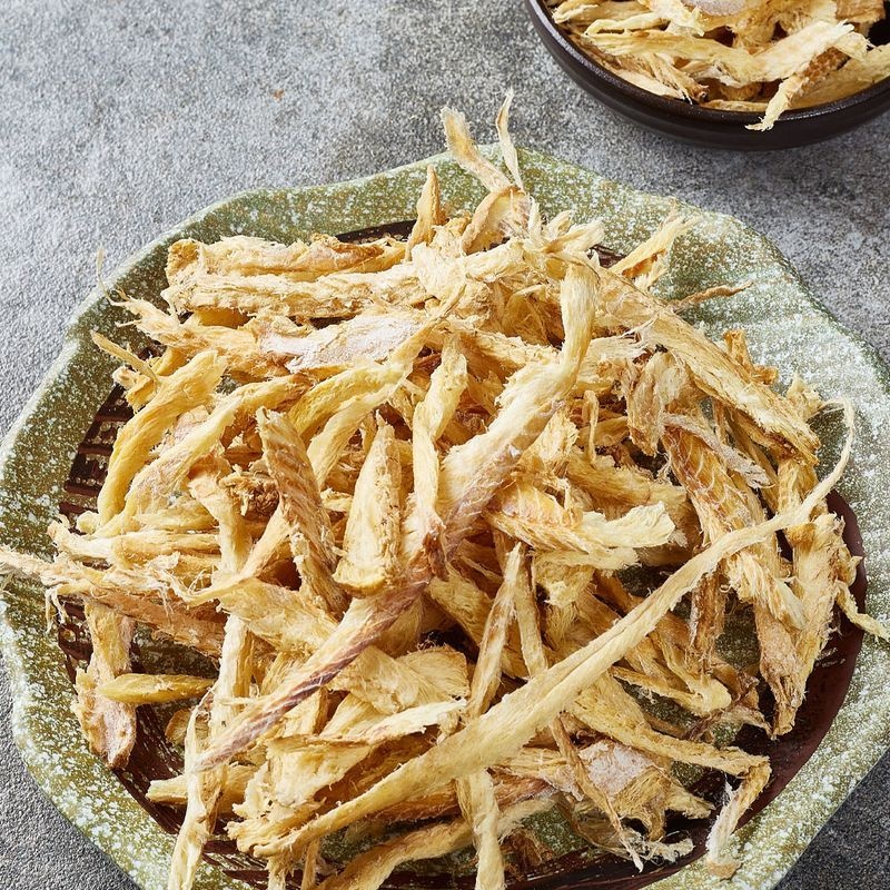 자연에서 정성껏 말린 상급 황태채 1kg