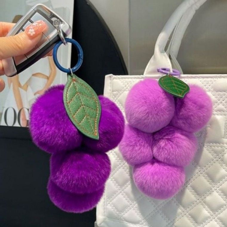 [PAPA.G]니트 베스트 러블리 퍼 겨울 열쇠고리 뽀글이조끼 폼폼 여성조끼 가을[인기제품]