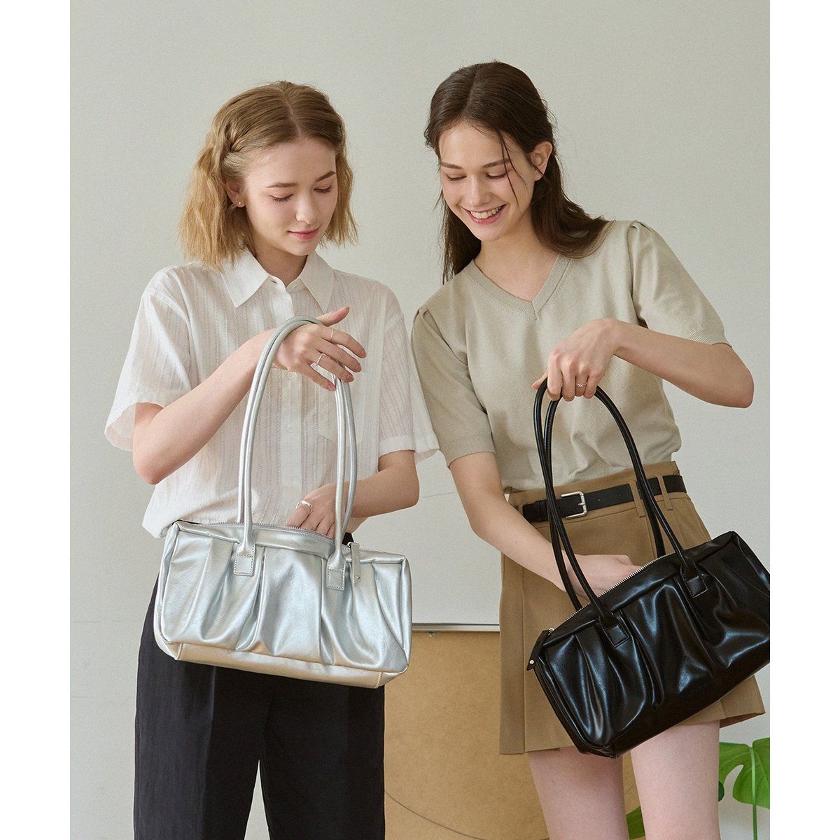 <매장정품> DRAW FIT 드로우핏 우먼 [드로우핏X깡스타일리스트] 크루아상 숄더 백 [2color] 787260