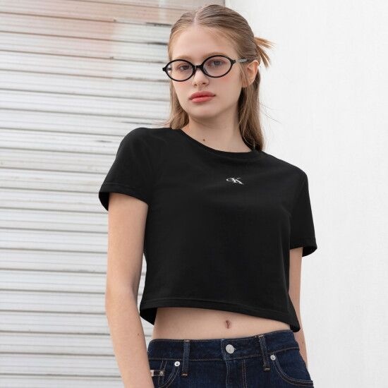 [롯데백화점] 캘빈클라인 진 여성 슬림핏 베이비 크롭 반팔 티셔츠 47AB213-25 LE1219896020