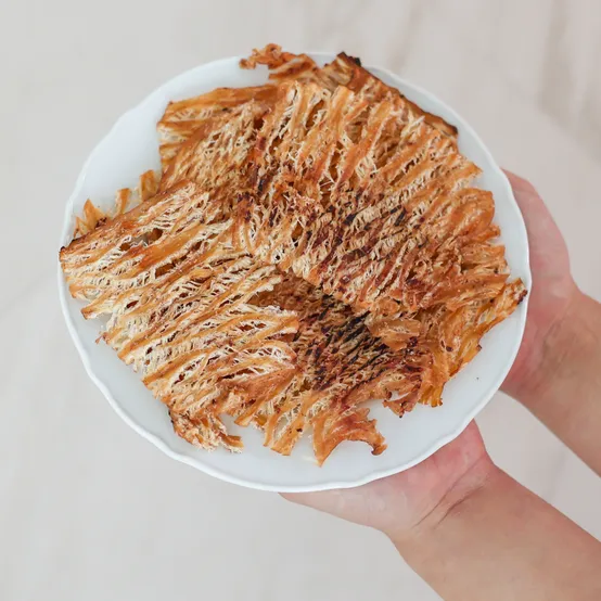 부드럽고 촉촉한 철판구이 몸통 오징어 맥반석 구이 150g