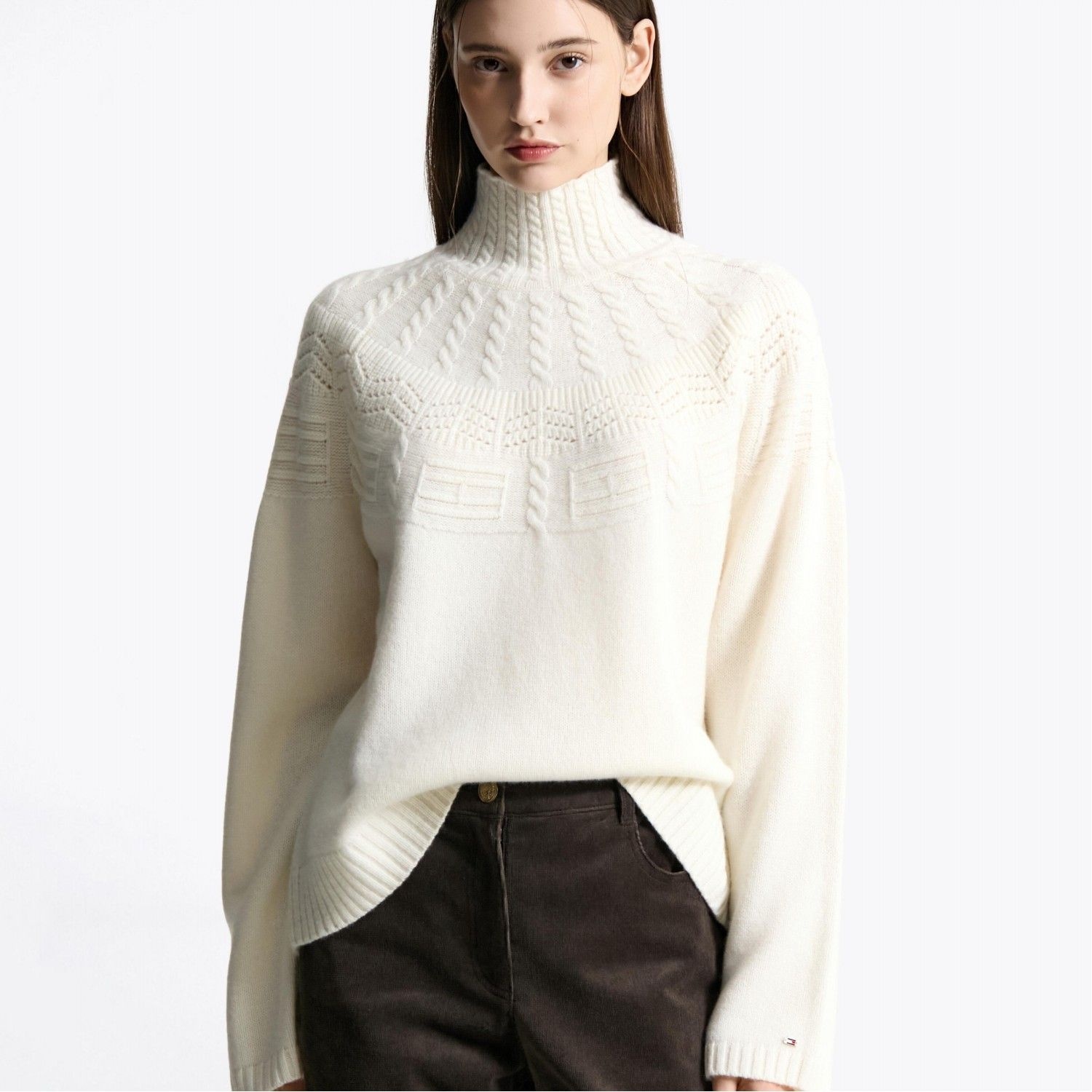 [롯데백화점] 타미힐피거 여성 울 페어아일 모크넥 스웨터 T22F9KTO094WT1_Z00 LE1220578963