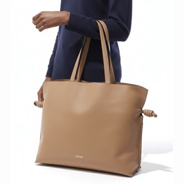 LOEWE 로에베 25 XL Flamenco clutch in nappa calfskin (A411X12X38 2586) (나파 가죽 플라멩코 클러치 엑스라지)