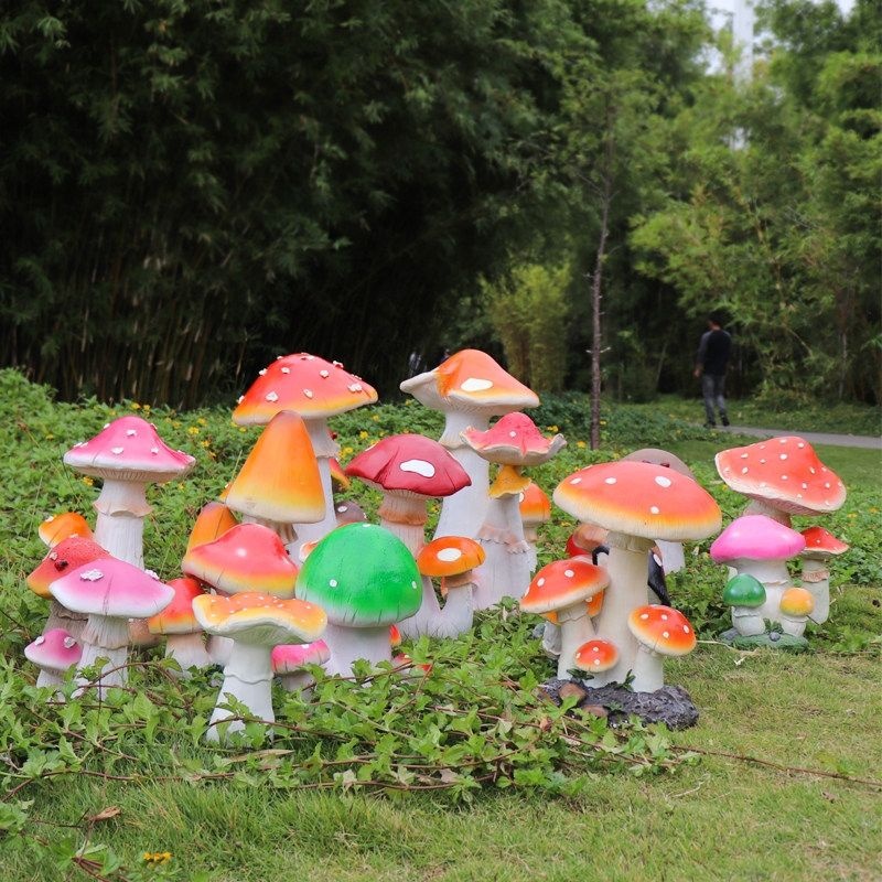 [해외] 야외 정원 만화 여러가지 버섯 축제 독버섯 조형물 유치원 학교 잔디밭 장식