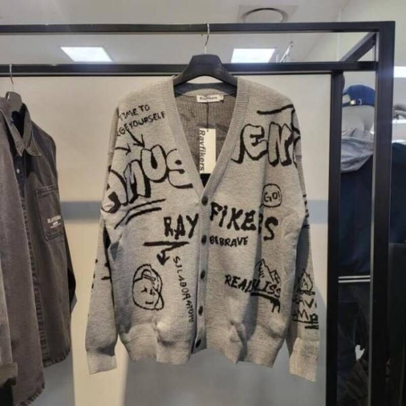 엠할리데이 엠할리데이 HC21 낙서 그래픽 가디건G 캐주얼 스트릿 남녀 공용 오버핏 영문 니트 봄 가디건 MP5992130