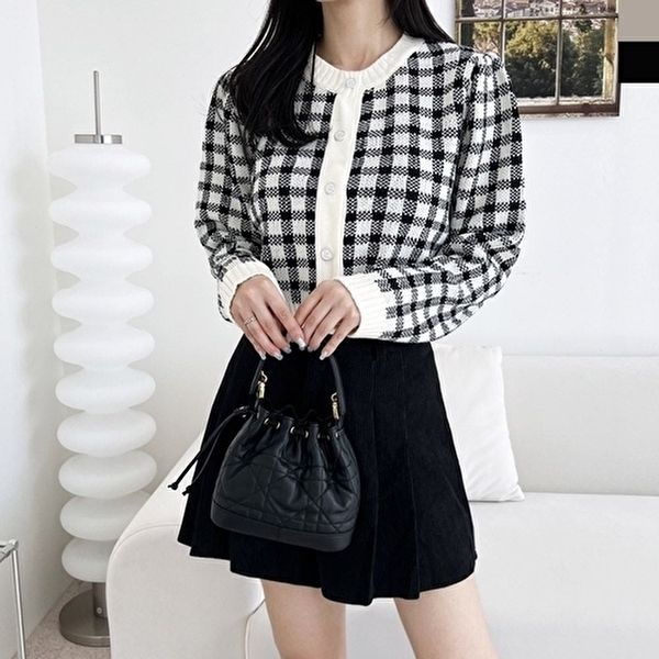 여성 인기 롤린 체크 퍼프니트 가디건 데이트룩 (KYR-WFG4HEN)