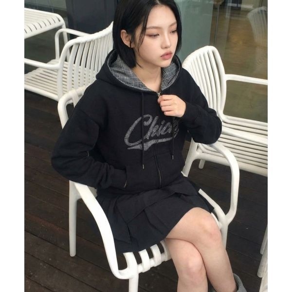 CHICKS 테일로고 아플리케 후드집업 블랙