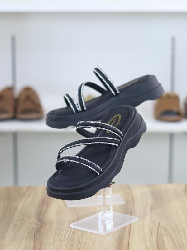 Thesimpleshop 바이로쏘 세이브존06 글리터 스트랩 청키 아웃솔 4cm 뮬 샌들 (BY)24S11717AC2