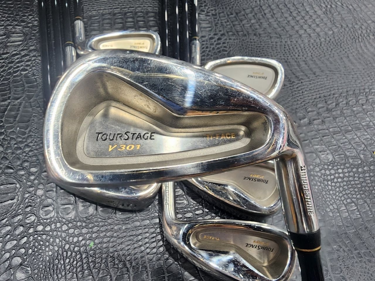 [중고] 투어스테이지 [투어스테이지] V301 / 4~9,P,P/S,S / 9아이언 / 오리지널 카본 / R