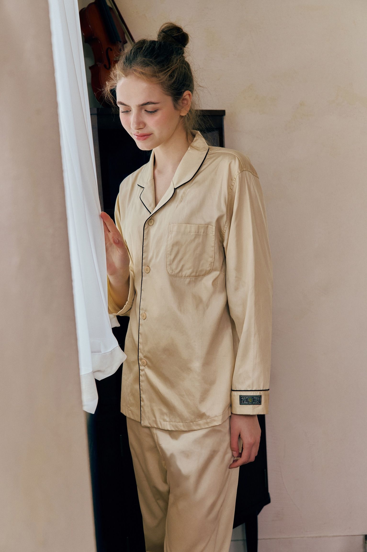 비너스 [모다아울렛][비너스]면60수 사틴 솔리드 상하의 세트 여자 파자마_CA(SPA2530W) 천안아산점