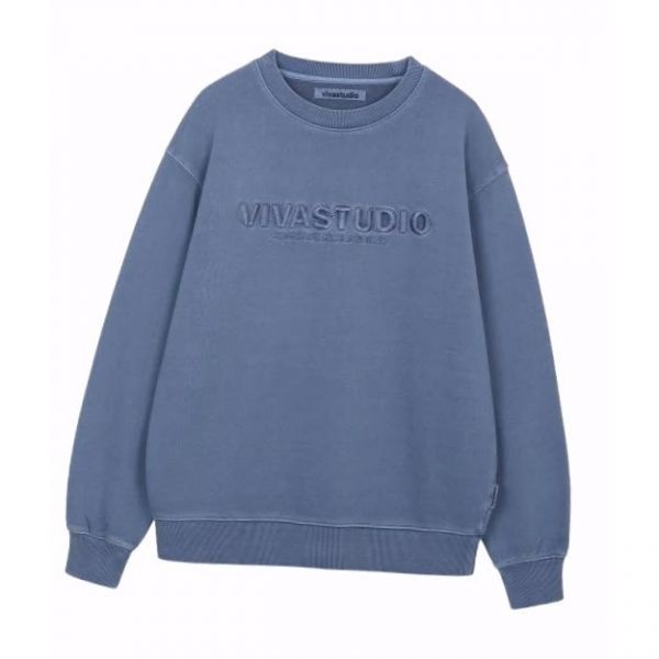 비바스튜디오 VIVASTUDIO LOCATION EMBROIDERY CREWNECK CHARCOAL BLUE VMSSCTMU06EBLC..
