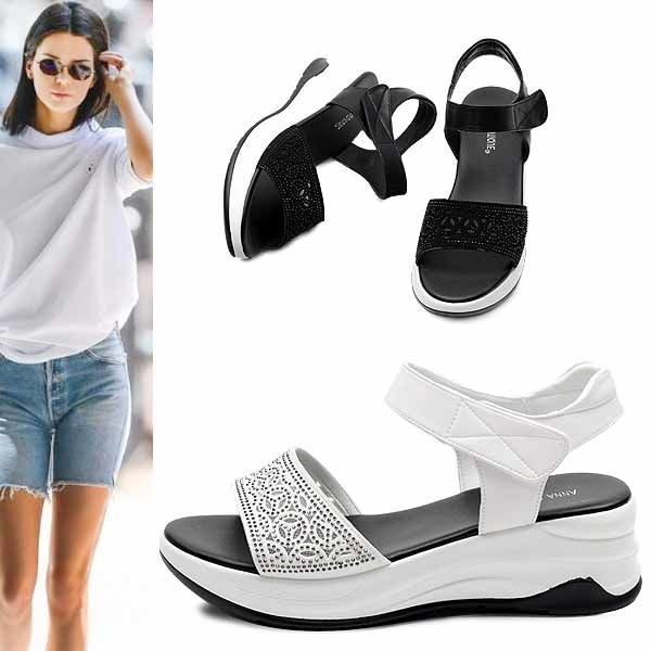 (현대Hmall) [하프클럽/까미에뮤즈]kami et muse 펀칭 글리터링 스트랩 웨지 샌들_KM22s28