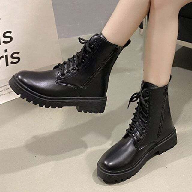 [패션플러스][오너클랜]인기상품 레이디 대형사이즈 시티룩라인감 끈여밈 워커부츠 US504 트렌디 [WFLKN4Z_260118]