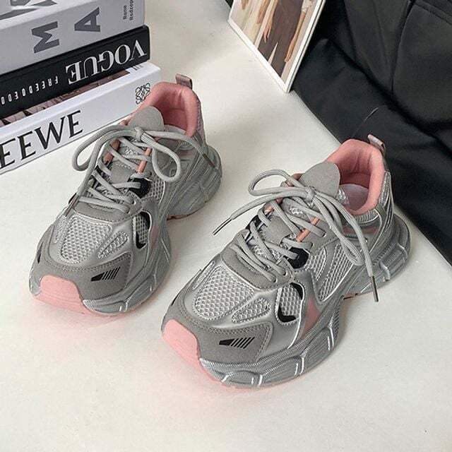 [패션플러스][오너클랜]인기상품 2색상 여성용심플 스트릿 시티룩 청키디자인 풋웨어 [WFLKNE4_260118]