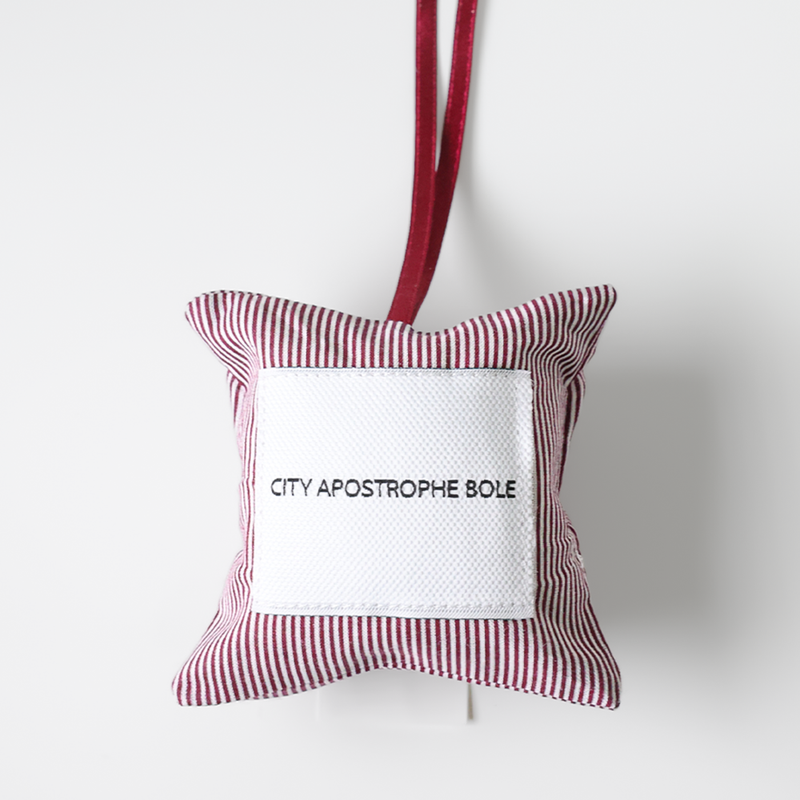 시티 아포스트로피 볼 자몽과 랍다넘 레드푸룻의 우아한 생동감 싱어송 사쉐 363214Moony