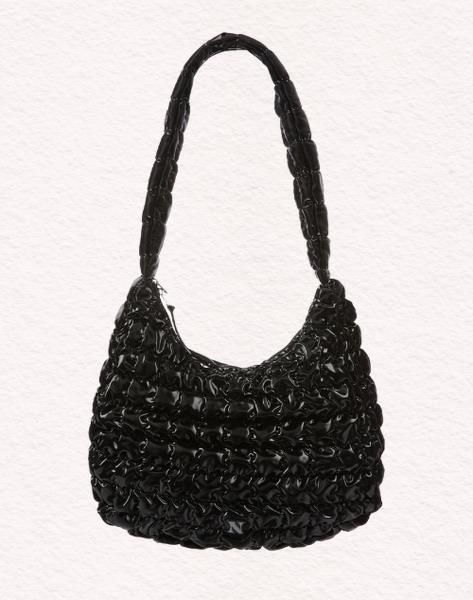 널디 NDY 글로시 클라우드 퀼팅백 라지 블랙 PNEF24BG070101 302950