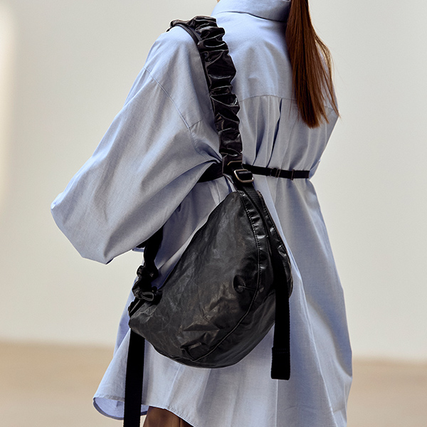 조셉앤스테이시 Daily Shirring Bag S_Faux Leather Roast Black