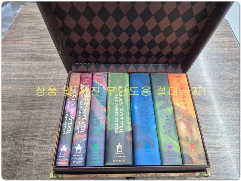 Scholastic Inc. [개똥이네][중고-상] Harry Potter Hardcover Boxed Set: Books 1-7 해리포터 원서 하드커버 7권 박스 세트 ((XZ33)