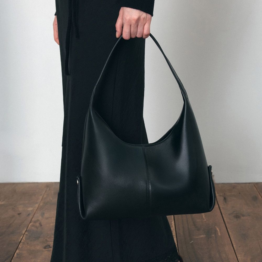 SI-AC3076 Lambskin Flow Bag M_Black