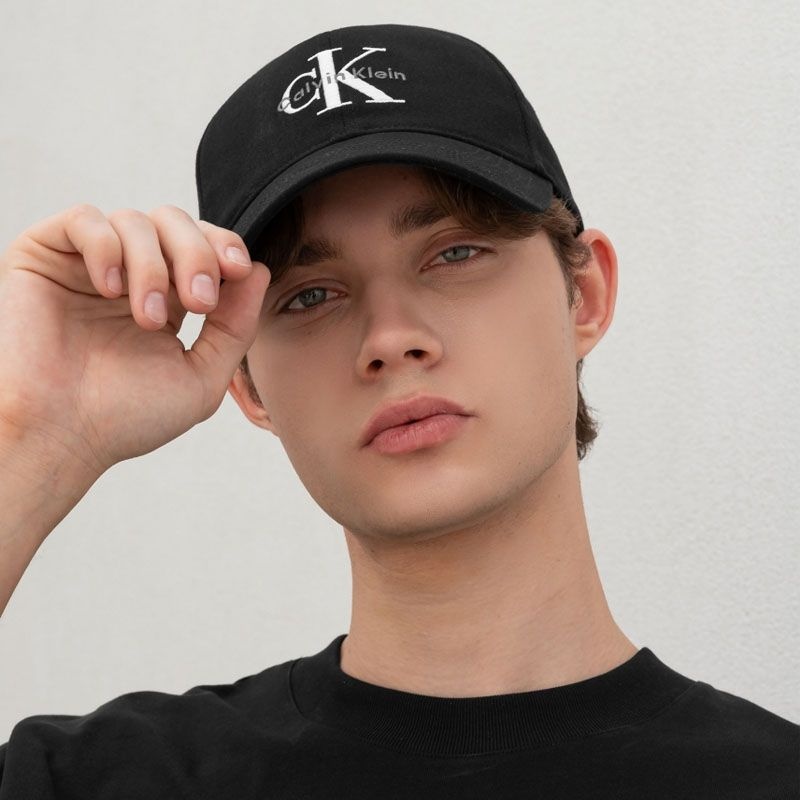 [롯데백화점] 캘빈클라인 진 (4G5004G-UB1)남녀공용 CKJ 모노그램 엠브로이더리 볼캡 LE1220610045