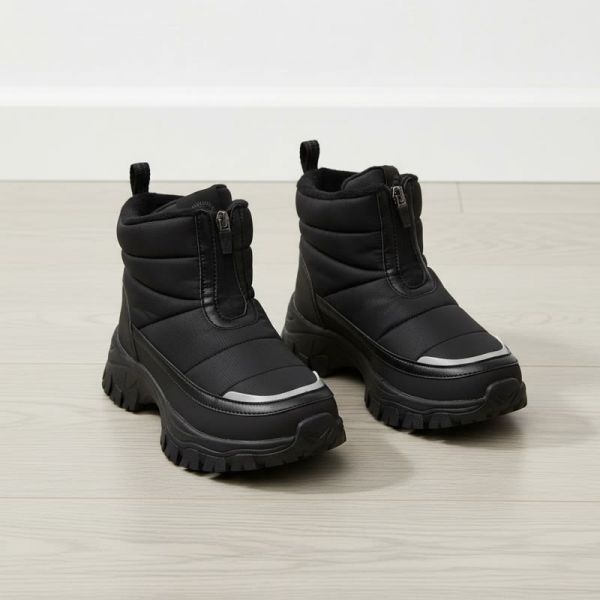 블랙야크키즈 눈이나 얼음 위에서도 안정적인 걸음을 유지할 수 있는 폴라부츠 1145823