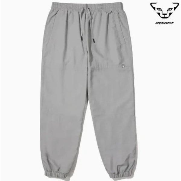 다이나핏 가벼운 나일론 소재에 조거 핏을 적용해 활동성과 데일리 활용도를 높인 공용 팬츠 YUP2332