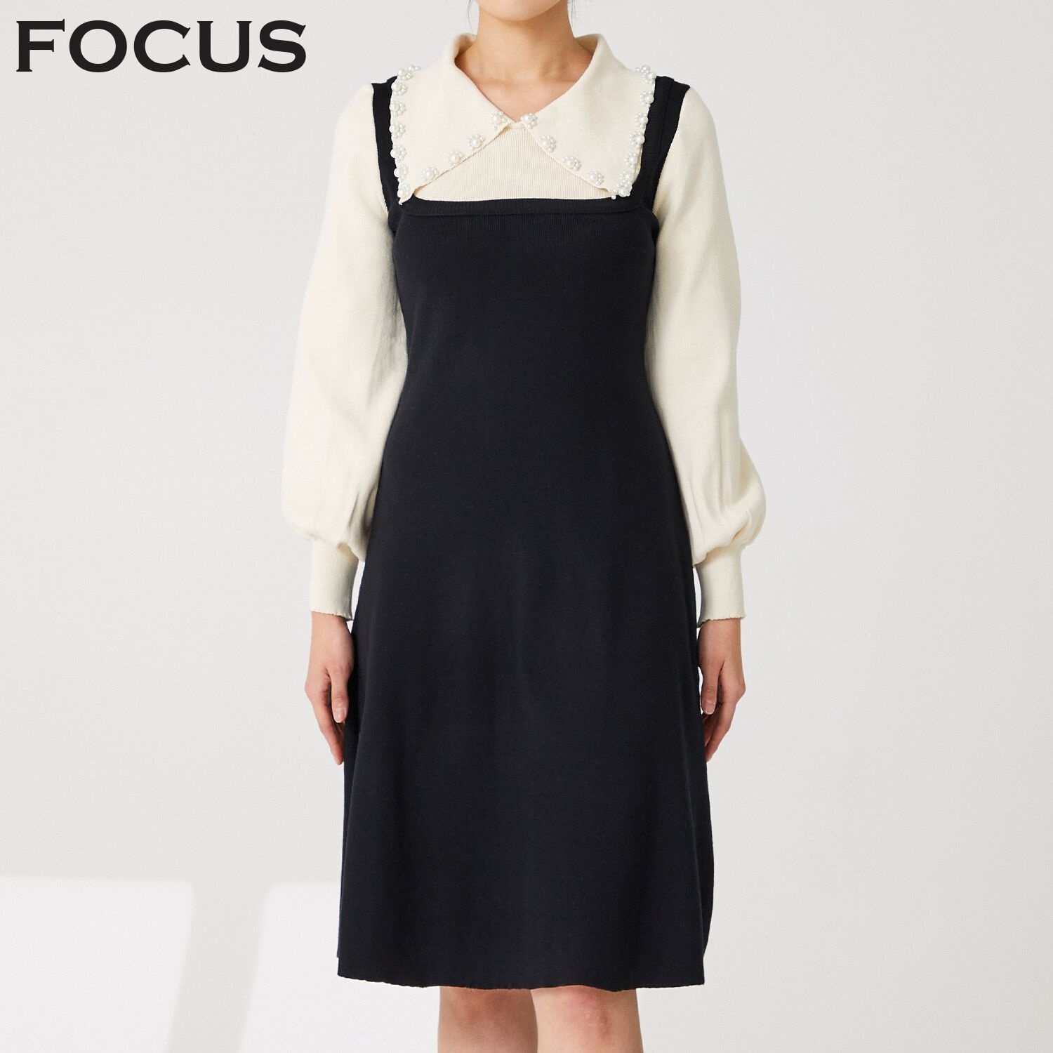 포커스 [모다아울렛][포커스]진주카라배색원피스 / FS2A7OP0157_JK 전주김제점