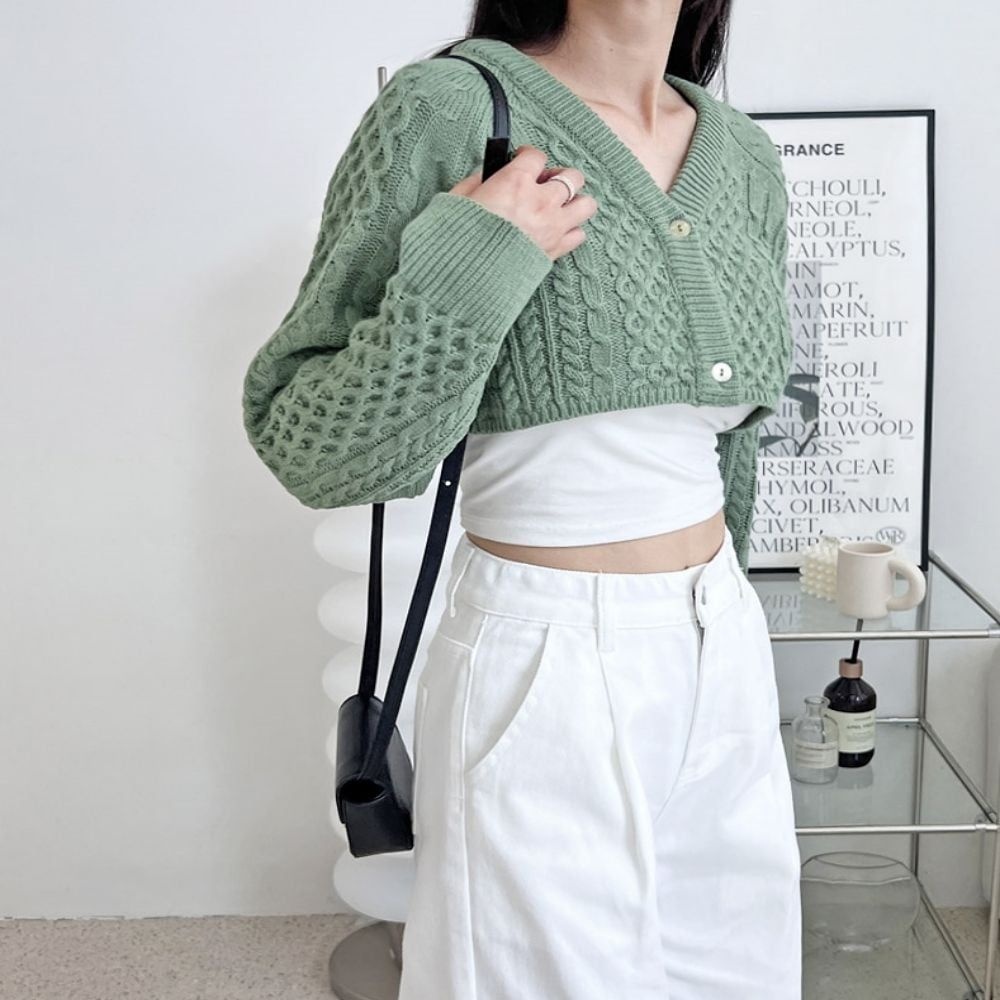 여성 322AWS21 2컬러 꽈배기 패턴 클래식한 볼레로 크롭 가디건