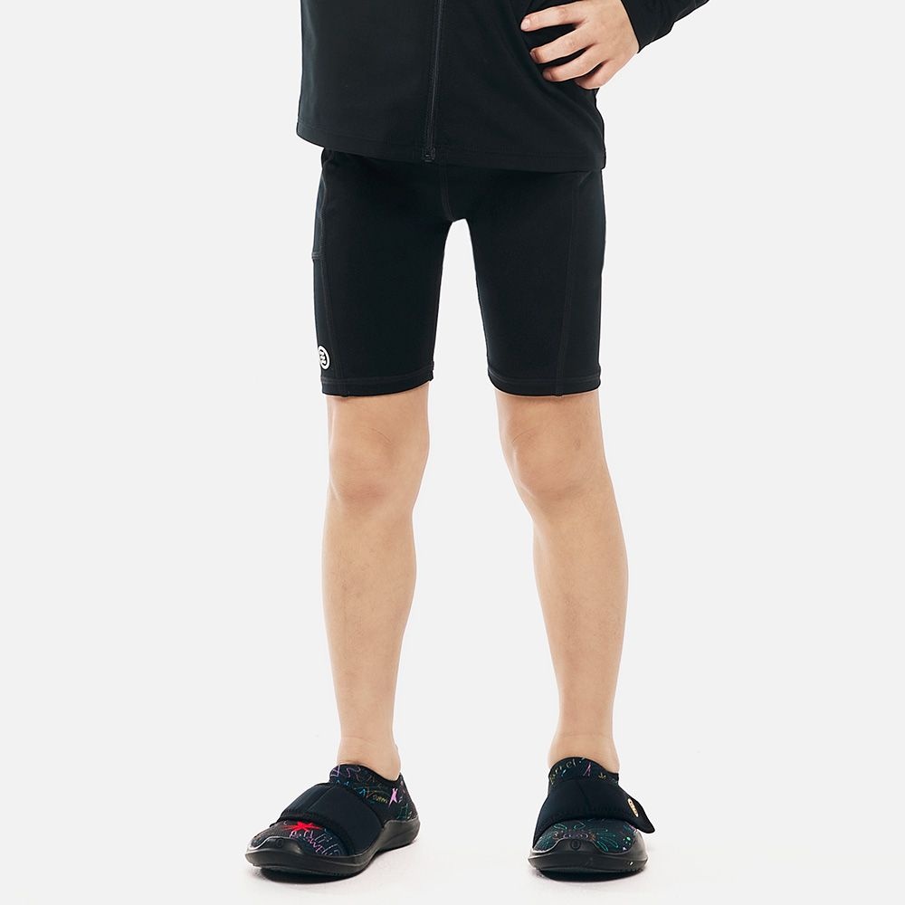키즈 에센셜 4부 워터 레깅스 블랙 (B6SKWLG301BLK)