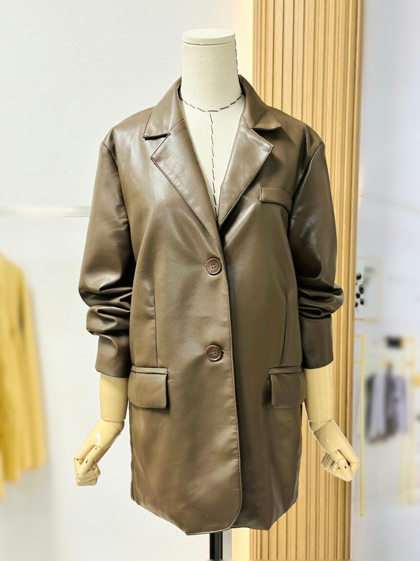 비바앤코코넛 [패션플러스][비바앤코코넛]카라넥 투버튼 롱 페이크 레더 재킷 VSC9JK04SU1