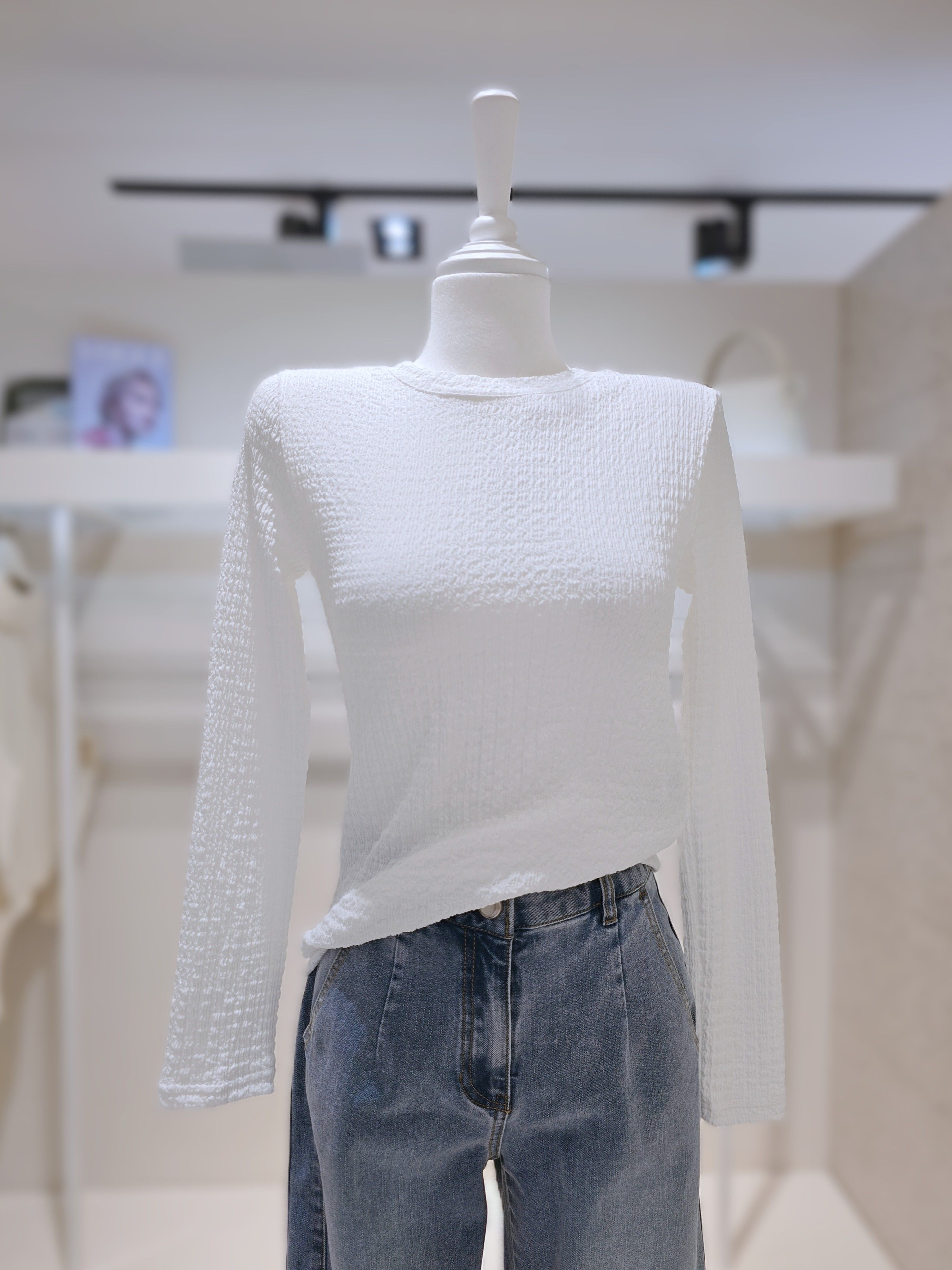 백화점 더 아이잗 패턴 짜임 슬림핏 라운드 티셔츠 731 R3M0TS 아울렛