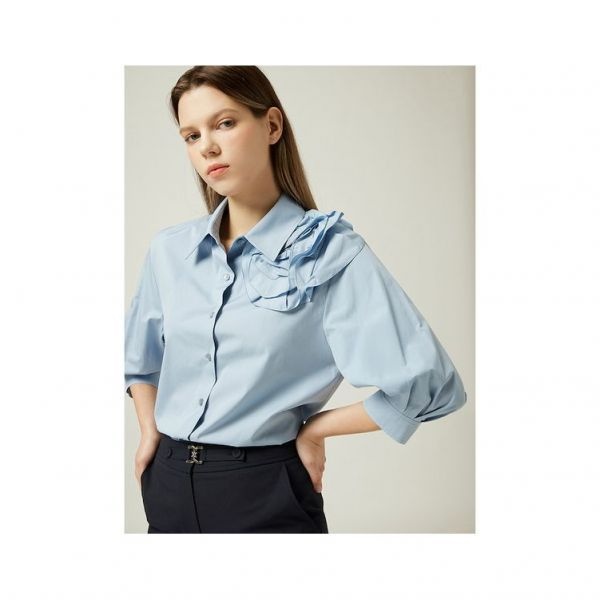 [모조에스핀] 코사지 포인트 블라우스 SB_J243MSC004