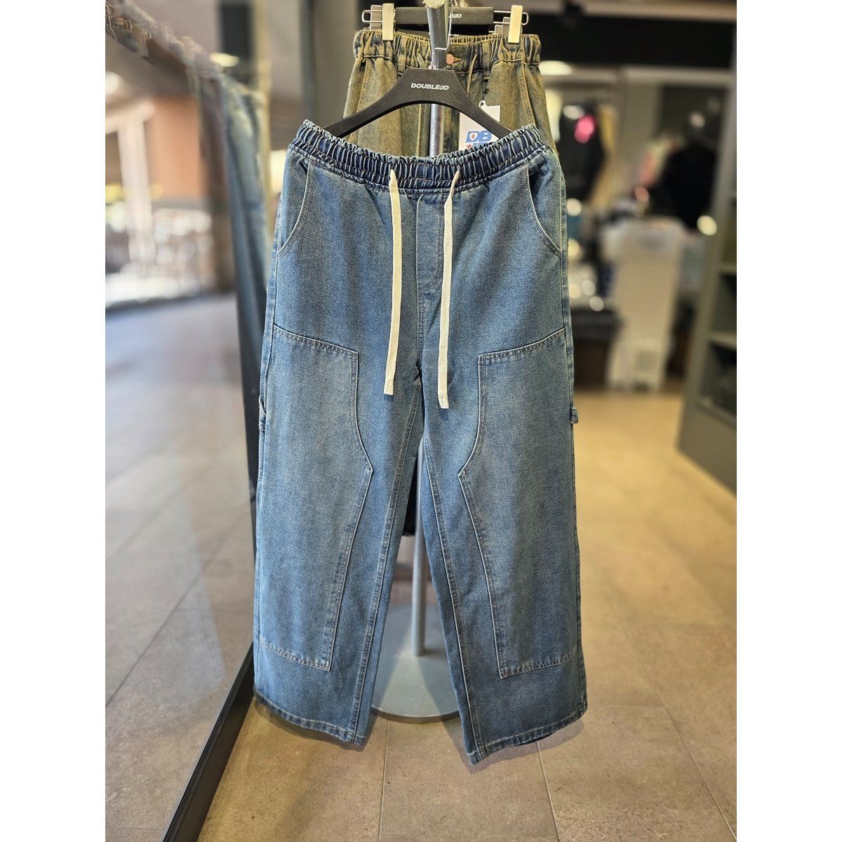 더블제이디 [시흥점] [더블제이디] 더블니 데님 카펜터 세미와이드팬츠(남여공용)/JGZZ80106BL