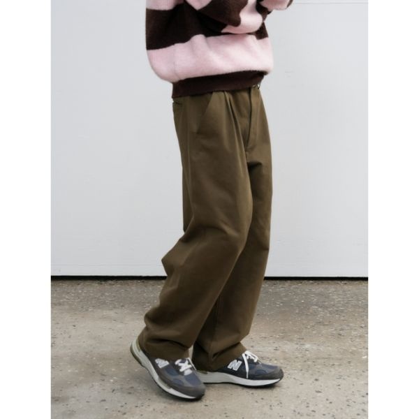 GENERALIDEA 제너럴아이디어 MAN 와이드 투턱 치노 팬츠 [BROWN] SBE3M11005 383743