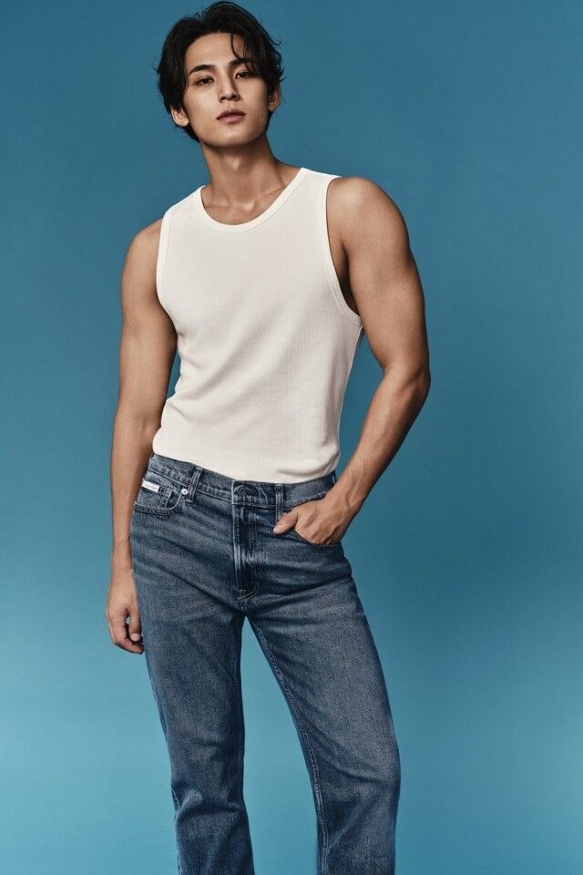 [롯데백화점] 캘빈클라인 진 남성 슬림 스트레이트핏 미드블루 스트레치 청바지 4RB902G LE1219298657