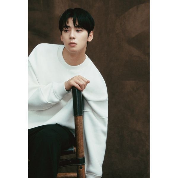 LIBERCLASSY [24FW] LKF41404컷아웃 라인 스웨트 셔츠 297778