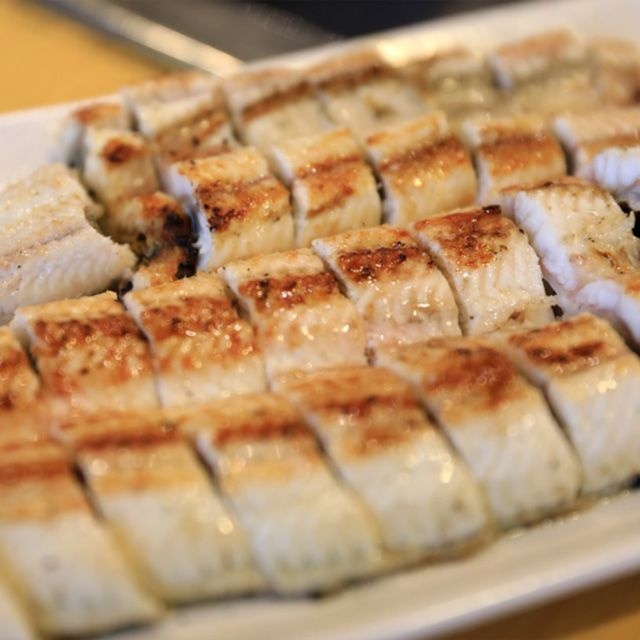 [장어촌]무항생제 국산 자포니카 손질 민물장어 / 초벌 장어 500g