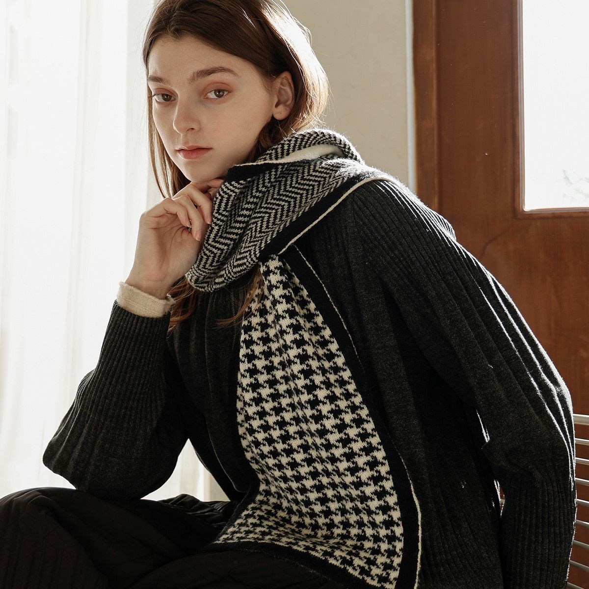 패턴 믹스 소프트 니트 머플러 블랙_YJ10AQKMF03
