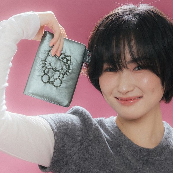 Sleek Travel Wallet Hello Kitty Green
