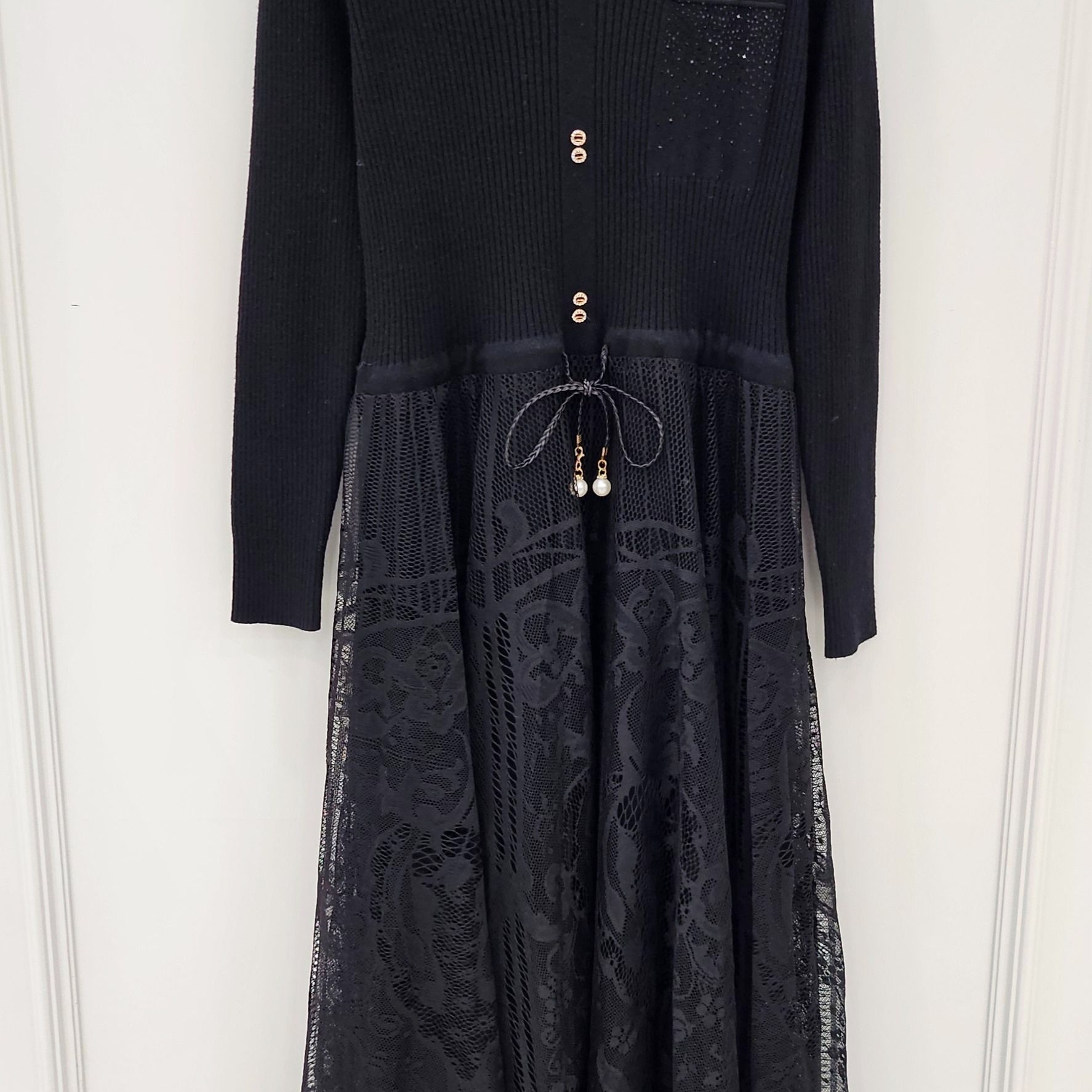 르니앤맥코이 [모다아울렛][르니앤맥코이]르니앤맥코이 브이넥 슬림핏 레이스포인트 니트원피스 MM11OP403_GN 구리남양주점