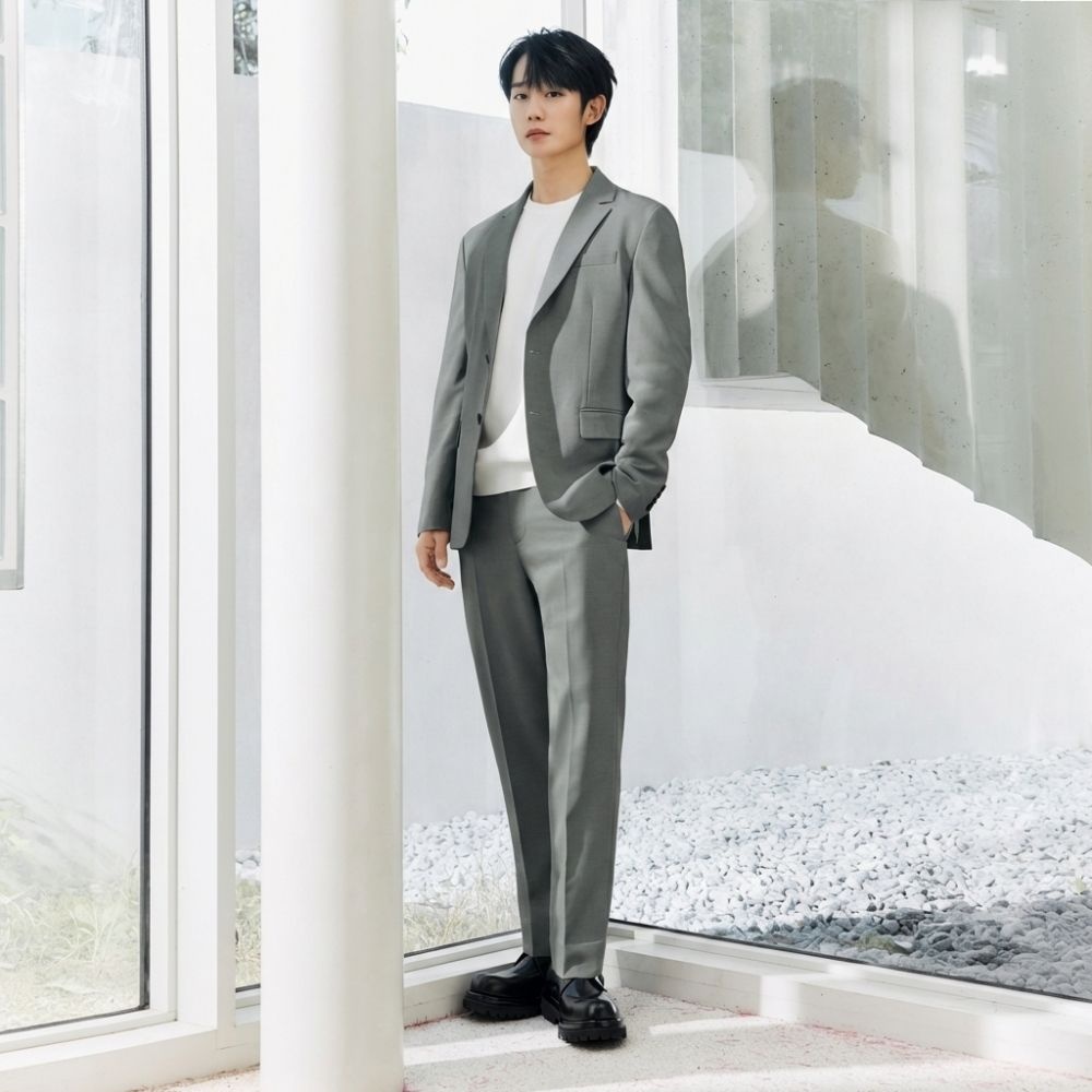 테이퍼드 내츄럴 스트레치 밴딩 슬랙스