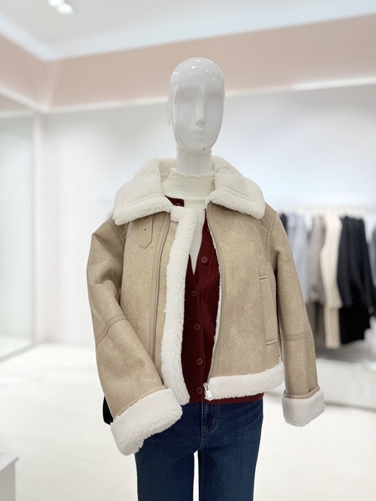 [롯데백화점] 숲 오버핏 하이넥 인조 무스탕  SBBMU301V LE1220929101